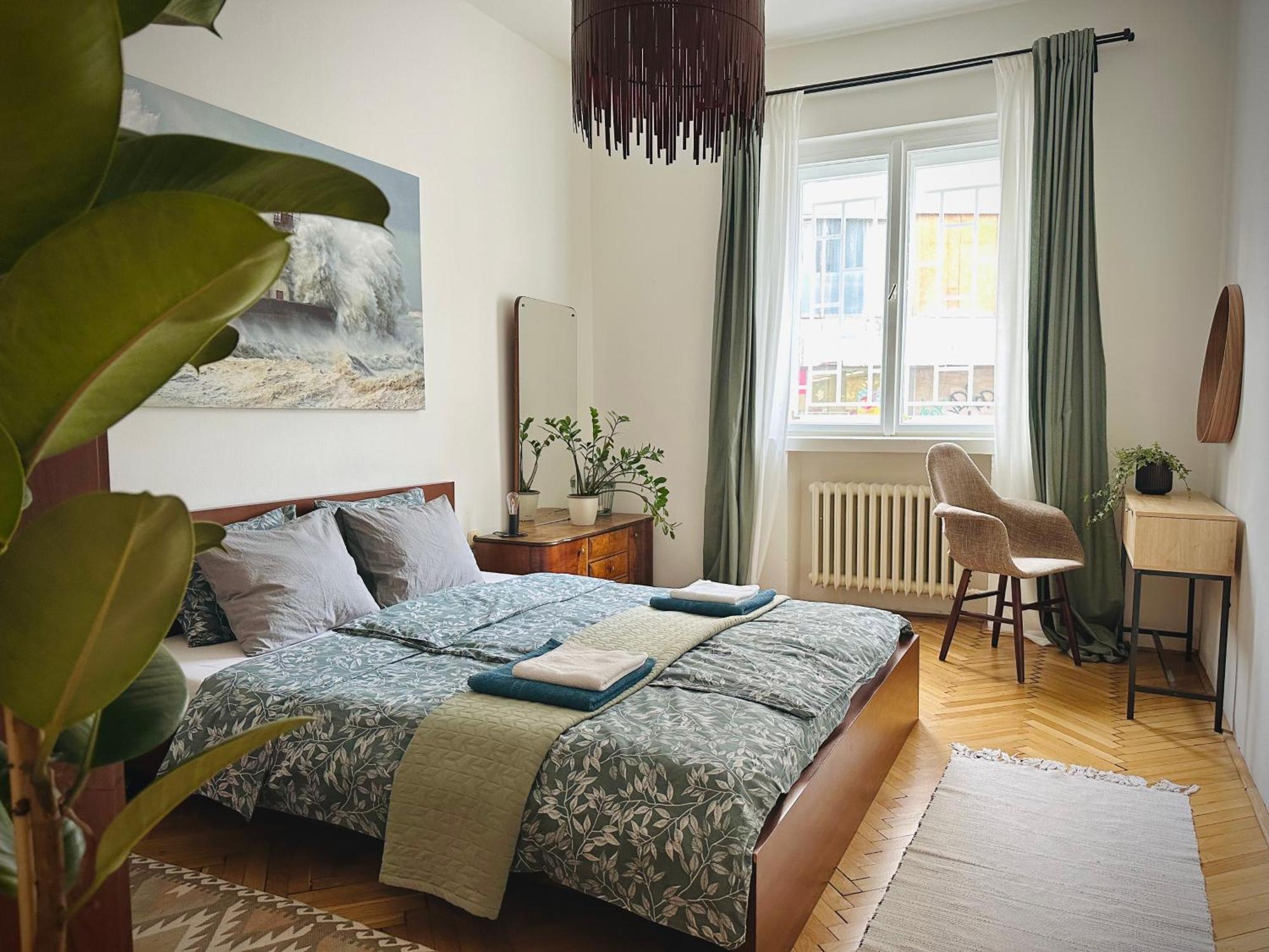 Boho Apartment In Old Town Братислава Экстерьер фото