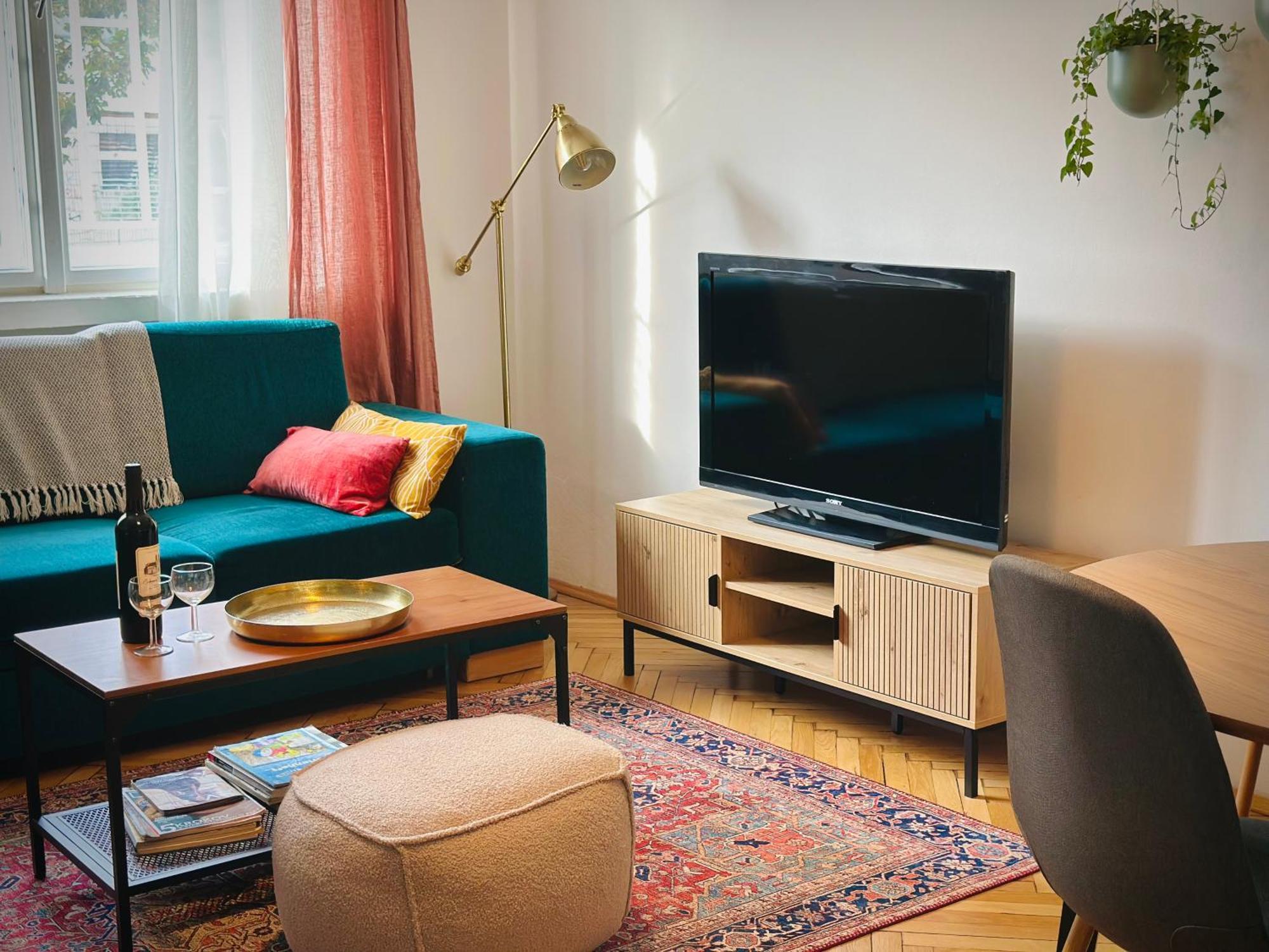 Boho Apartment In Old Town Братислава Экстерьер фото