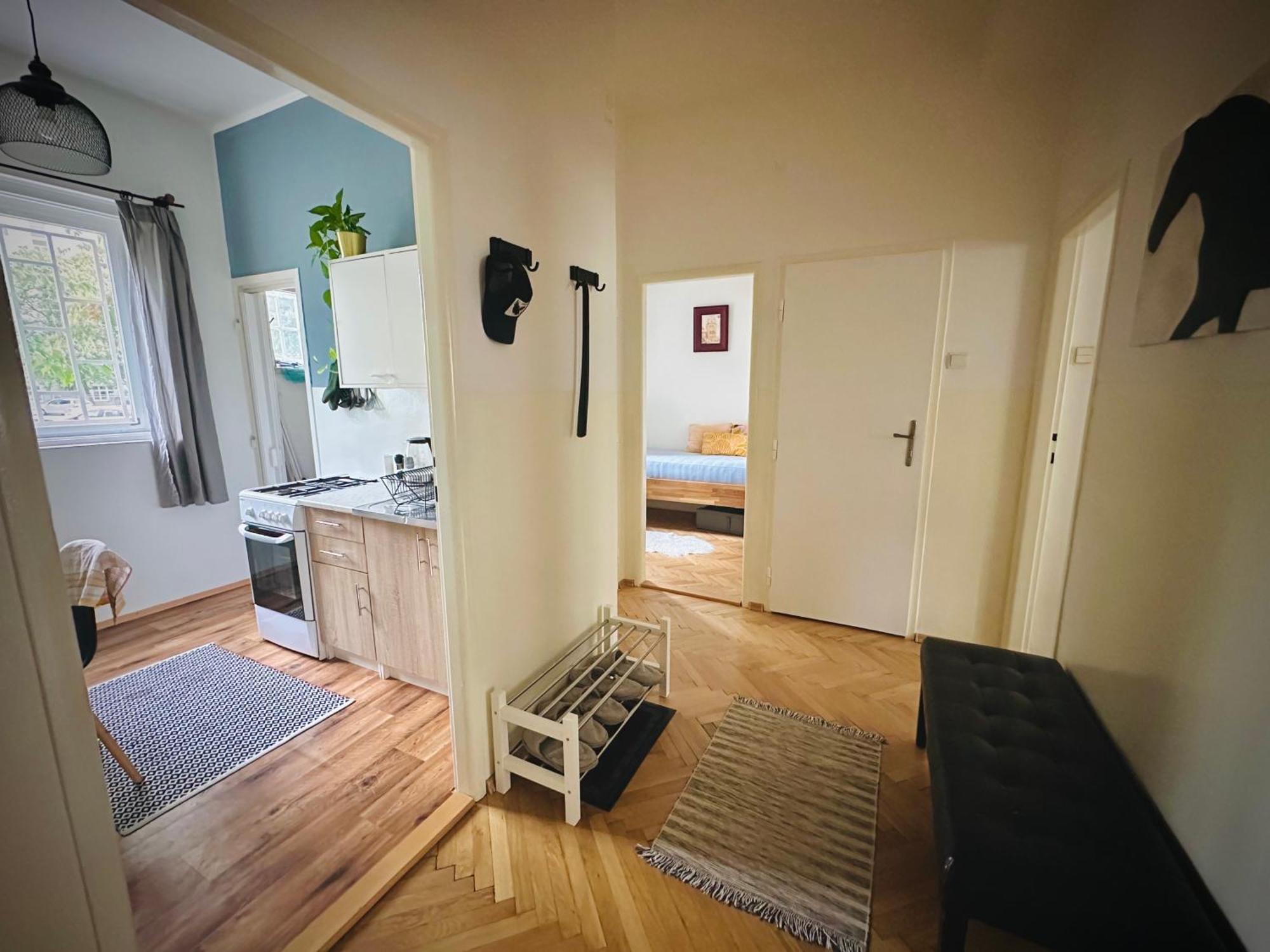 Boho Apartment In Old Town Братислава Экстерьер фото